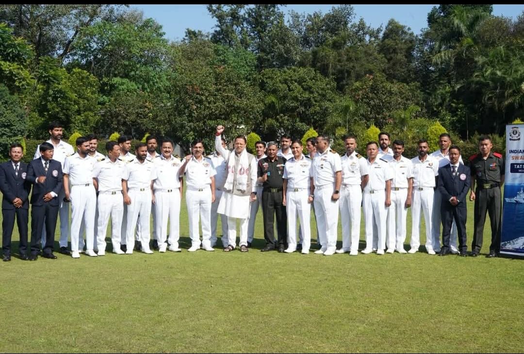 माउंट मुकुट ईस्ट फतह कर लौटा भारतीय तटरक्षक बल का दल, सीएम धामी ने मुख्यमंत्री आवास में किया स्वागत।