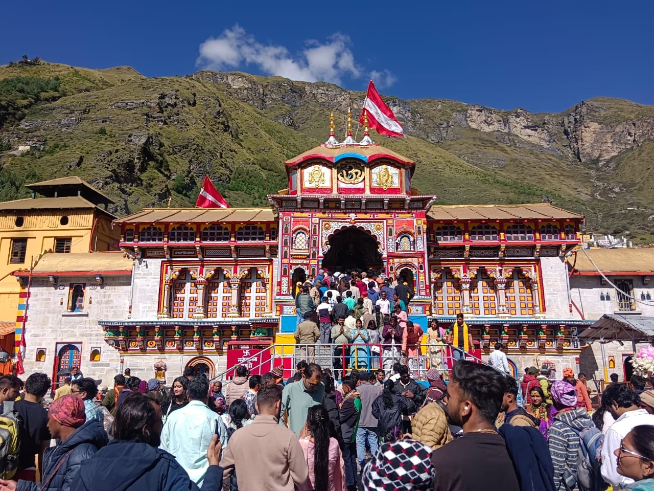 2 अक्टूबर को होगी बद्रीनाथ के कपाट बंद होने की तिथि तय