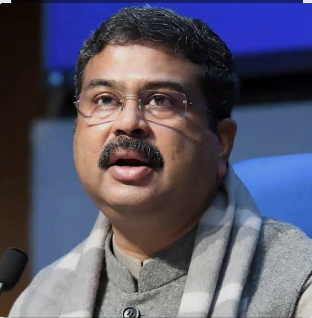 NEET UG Re-Exam 2026: री-एग्जाम को लेकर सरकार अलर्ट, शिक्षा मंत्री ने सुरक्षा और तैयारियों की ली बड़ी समीक्षा।