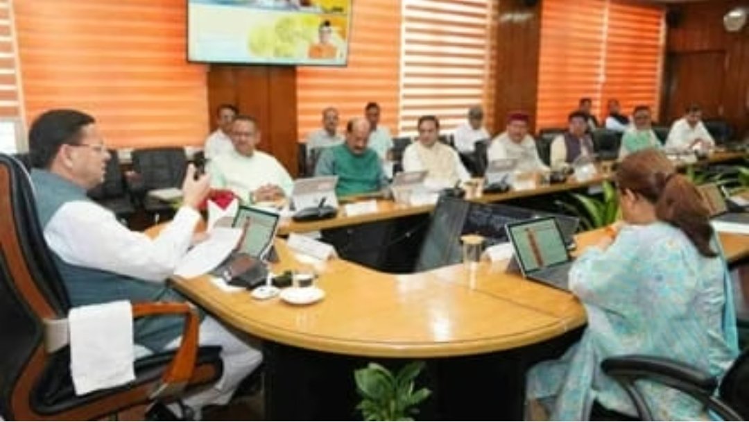 ऊर्जा संकट से निपटने को धामी सरकार का बड़ा कदम: सरकारी दफ्तरों में एसी पर रोक, अधिकारियों को कारपूलिंग के निर्देश।