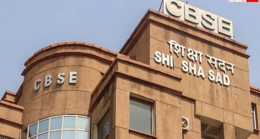 CBSE में बड़ा बदलाव: OSM विवाद के बीच चेयरमैन राहुल सिंह और सचिव हिमांशु गुप्ता का तबादला।