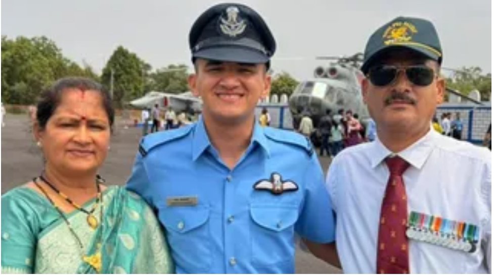 गांव की पगडंडी से आसमान की उड़ान तक: बागेश्वर के पवन बचखेती बने भारतीय वायुसेना के फ्लाइंग ऑफिसर,