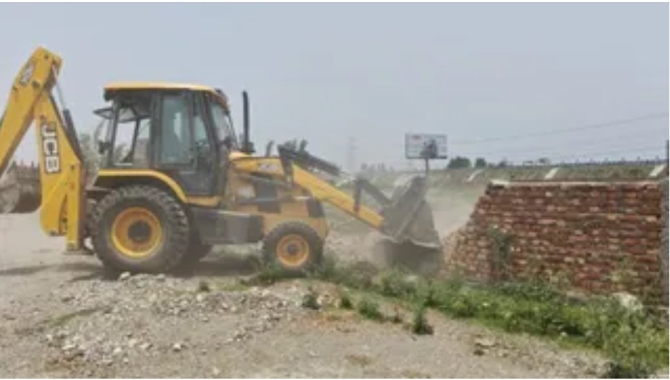 देहरादून में अवैध कॉलोनियों पर एमडीडीए की बड़ी कार्रवाई, 50 बीघा भूमि पर विकसित हो रही कॉलोनी ध्वस्त,