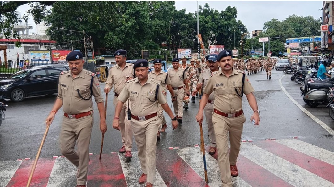 स्वतंत्रता दिवस से पहले दून में सुरक्षा का पहरा, चप्पे-चप्पे पर पुलिस की निगरानी।